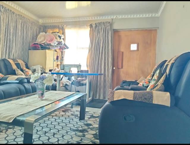 3 BEDROOM HOUSE FOR SALE IN MOTHERWELL NU 7